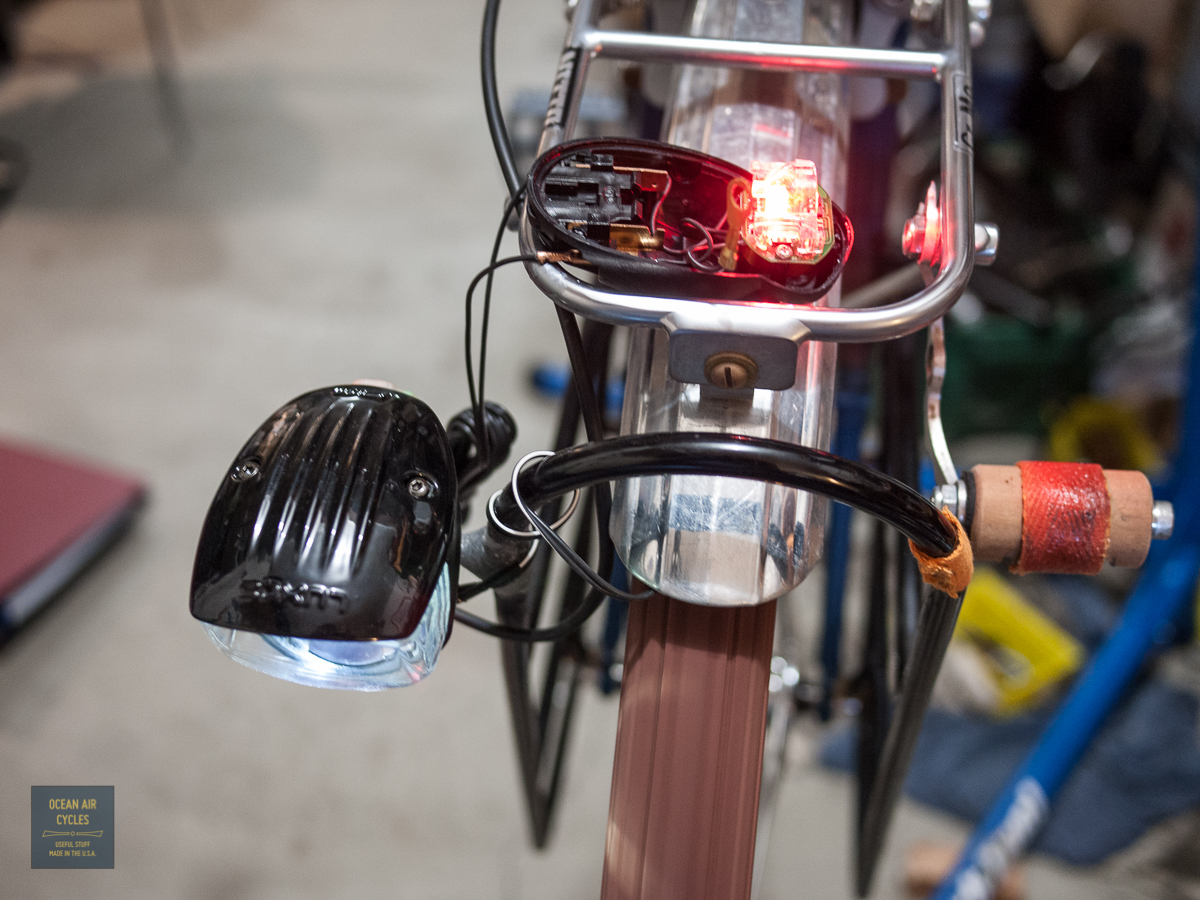 Attent Nadruk Vertrouwen op Busch and Muller Luxos and Grounded Tail Lights | Ocean Air Cycles - Click  to Shop